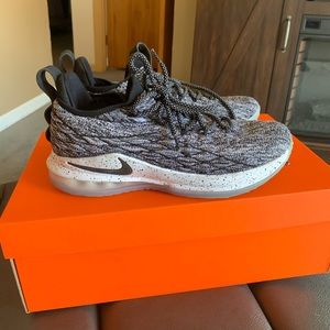 men’s nike lebron 15